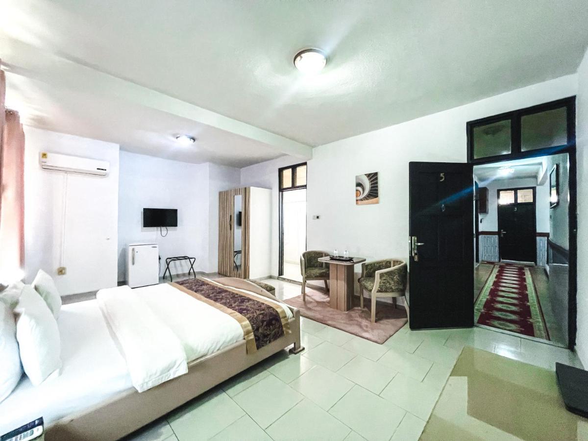 Hill View Hotel Mccarthy Hills Botianaw Exteriér fotografie