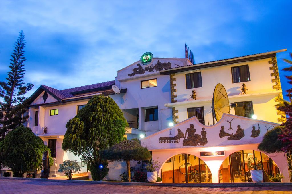 Hill View Hotel Mccarthy Hills Botianaw Exteriér fotografie