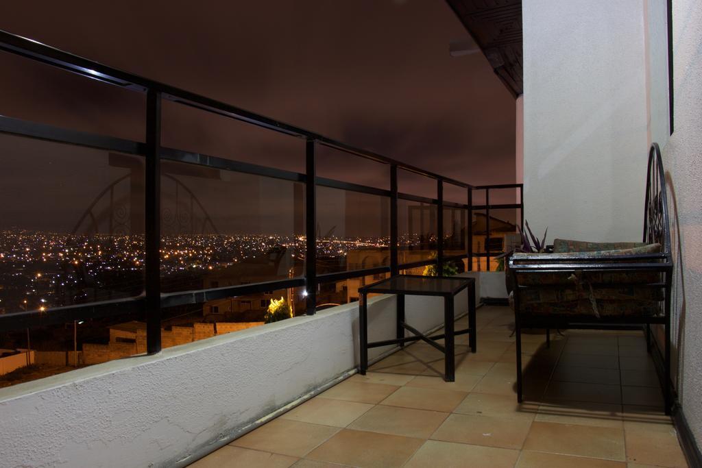 Hill View Hotel Mccarthy Hills Botianaw Exteriér fotografie