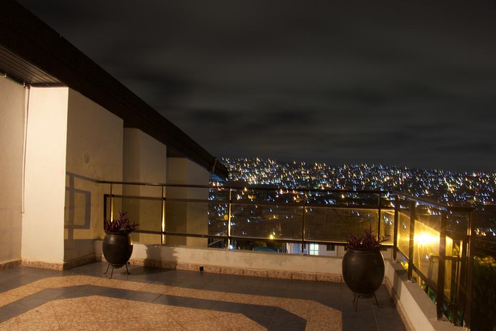 Hill View Hotel Mccarthy Hills Botianaw Exteriér fotografie