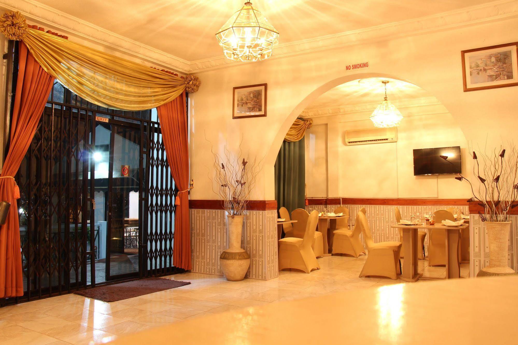 Hill View Hotel Mccarthy Hills Botianaw Exteriér fotografie